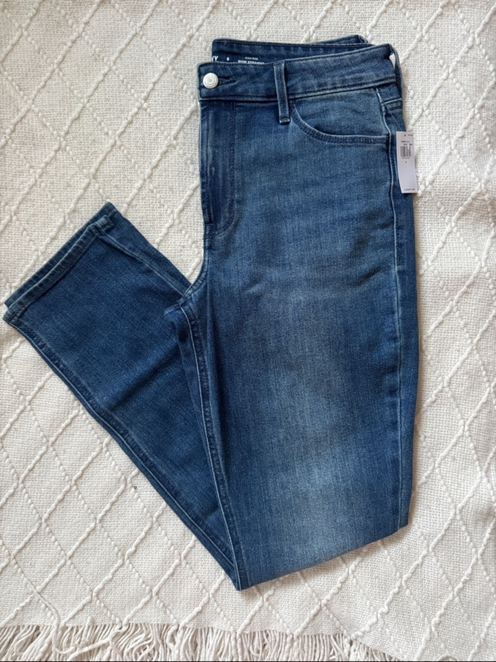 NWT Old Navy Women’s High-Rise Wow Straight Leg Jeans in Dark Blue Denim